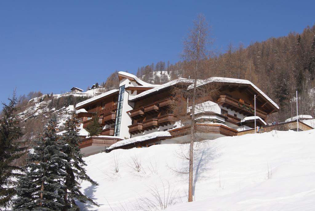 Alpin Panoramahotel Laerchenhof Heiligenblut Exterior foto