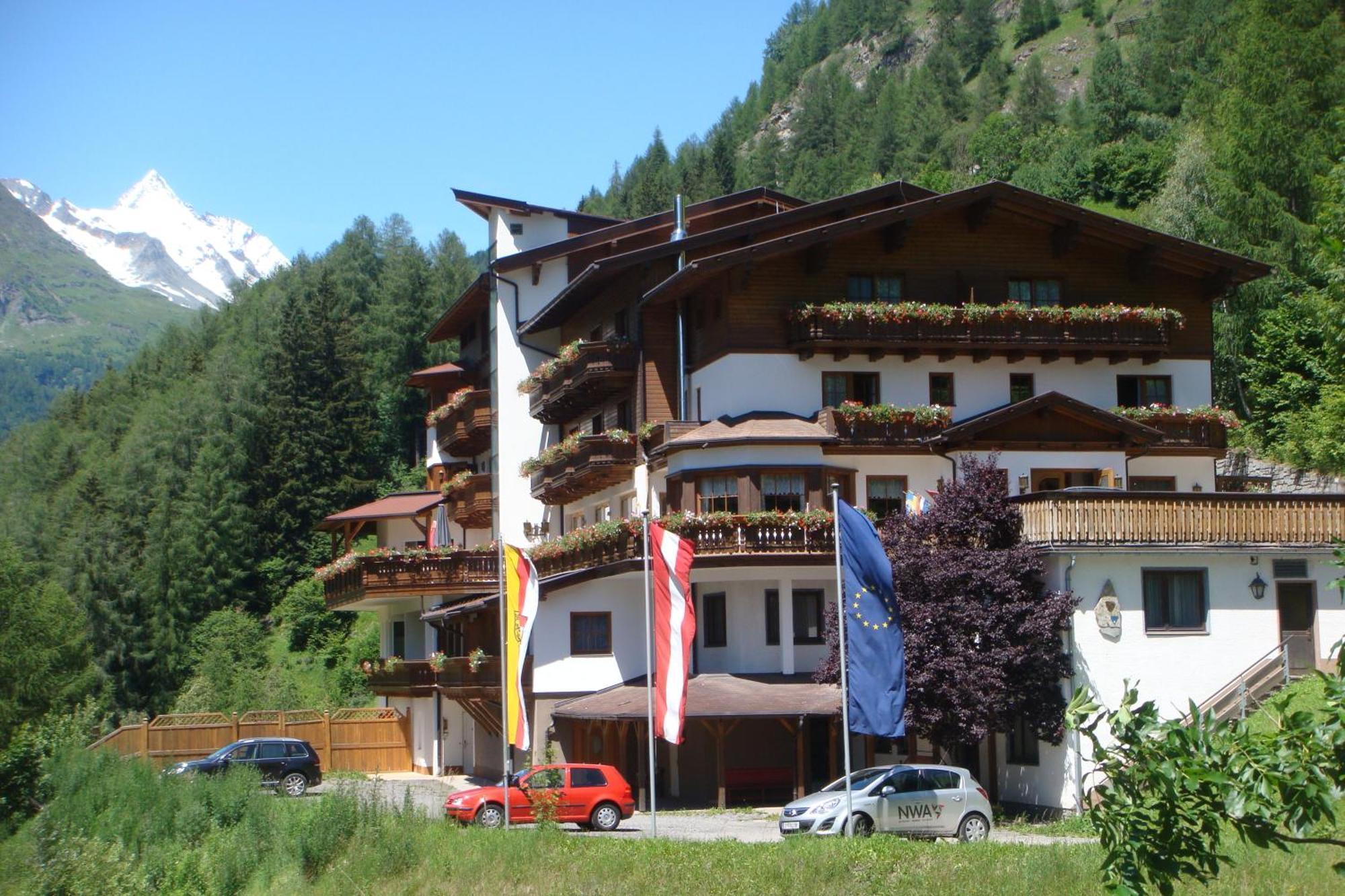 Alpin Panoramahotel Laerchenhof Heiligenblut Exterior foto