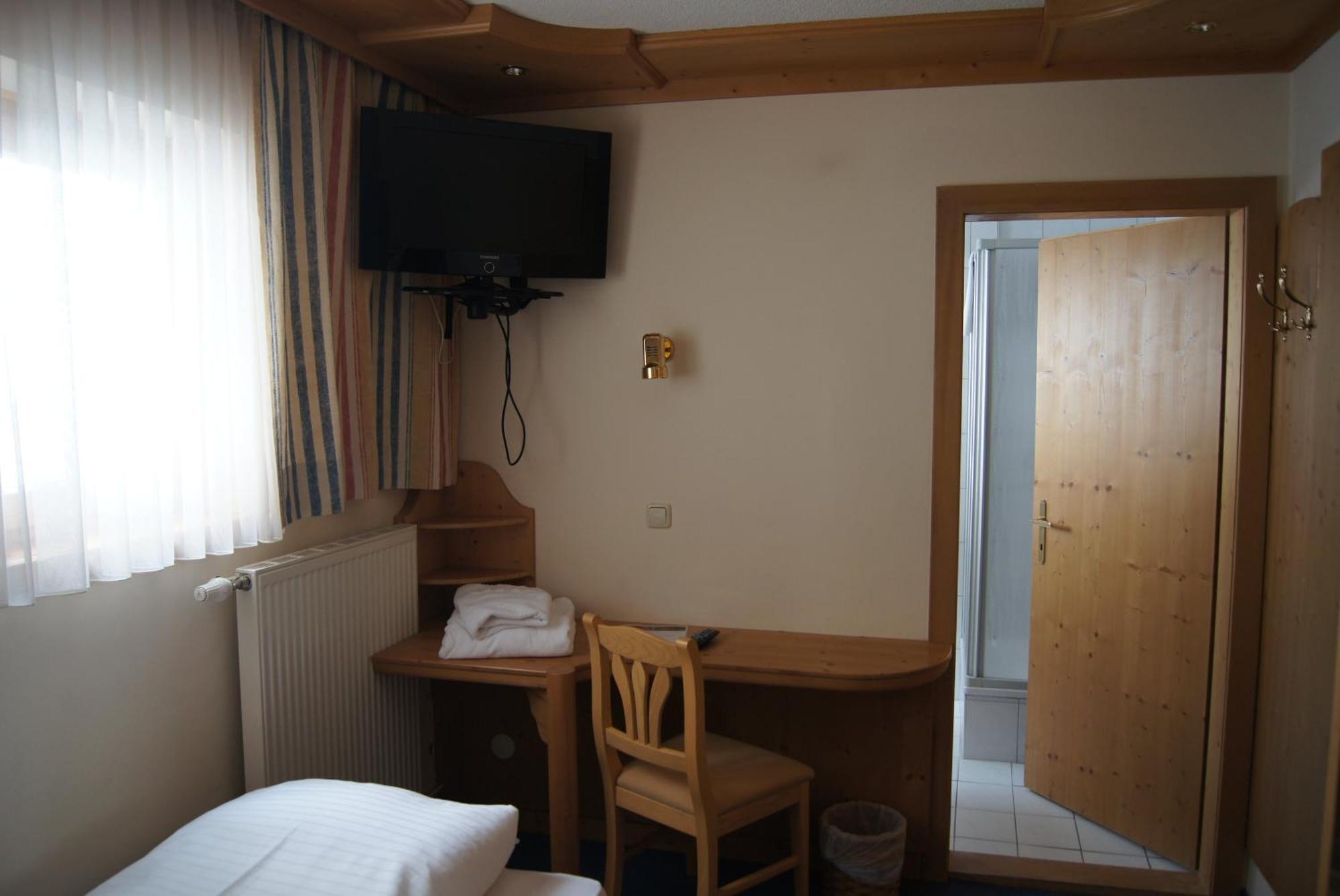 Alpin Panoramahotel Laerchenhof Heiligenblut Habitación foto