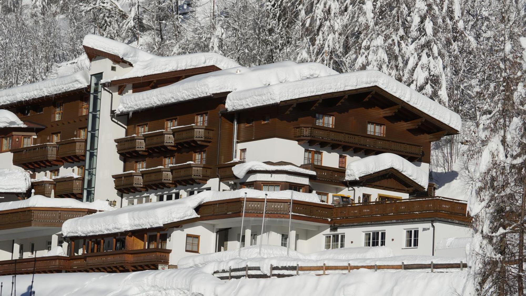 Alpin Panoramahotel Laerchenhof Heiligenblut Exterior foto