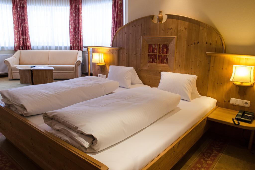 Alpin Panoramahotel Laerchenhof Heiligenblut Habitación foto